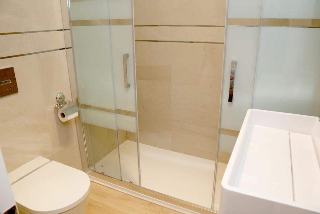 Apartamento De Lujo En Edificio Zafiro, *
