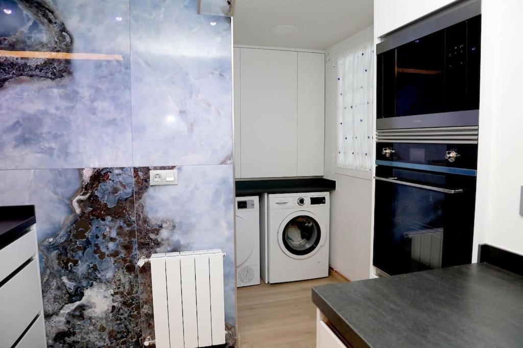 De Lujo En Edificio Zafiro, Apartamento