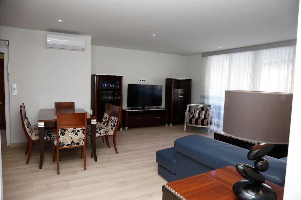 Apartamento De Lujo En Edificio Zafiro, *